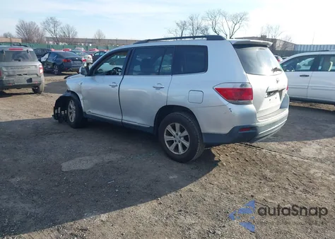 2011 Toyota Highlander Base V6 z USA, uszkodzony, nr VIN 5TDBK3EH1BS087491